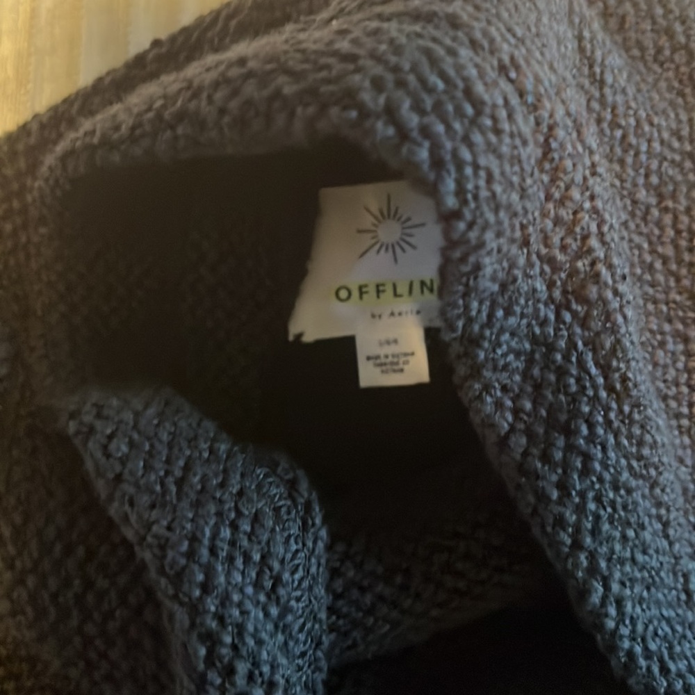 Aerie sweater - Picture 2 of 2